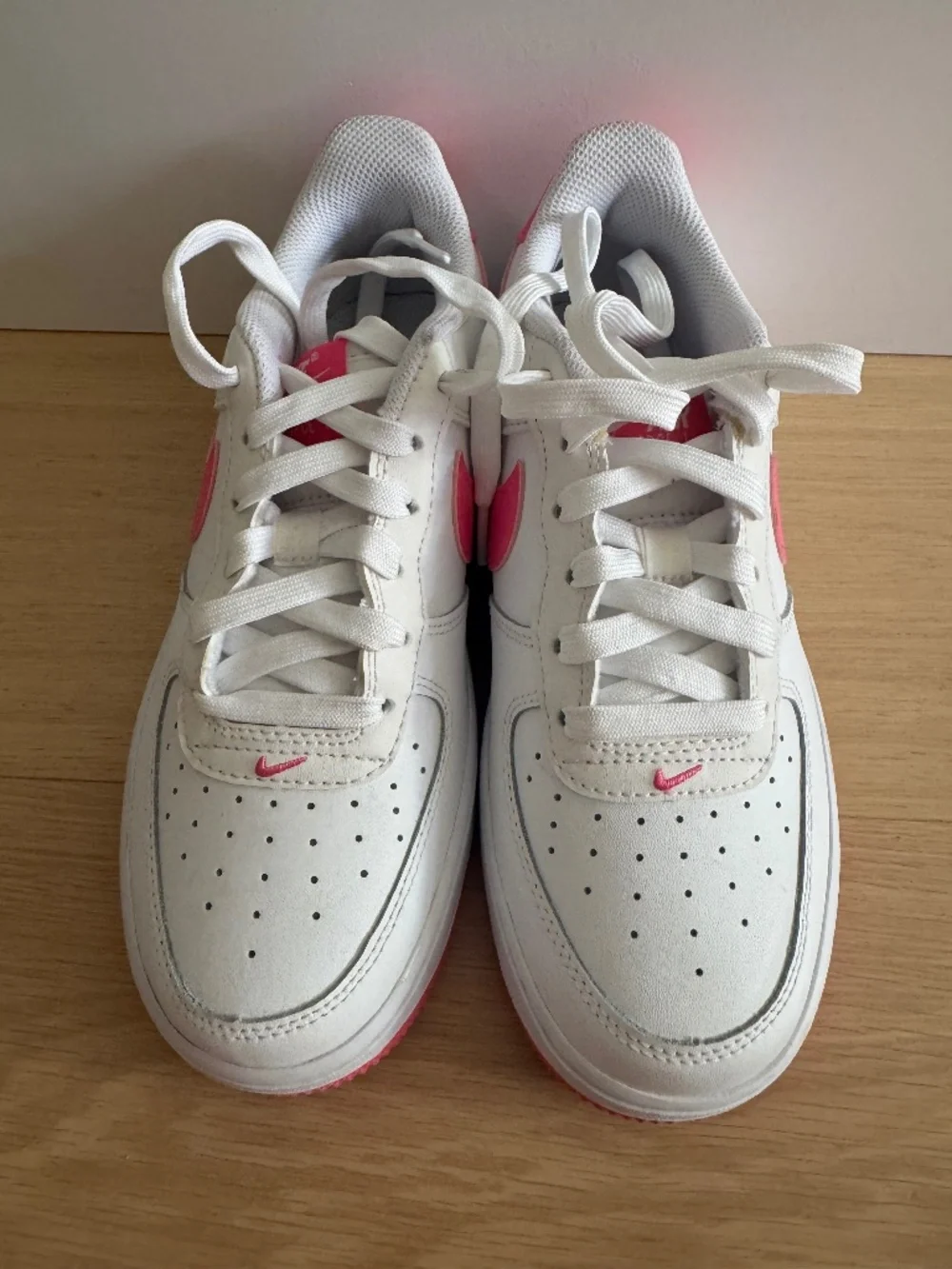 NIKE - Air Force 1 - Size 4Y